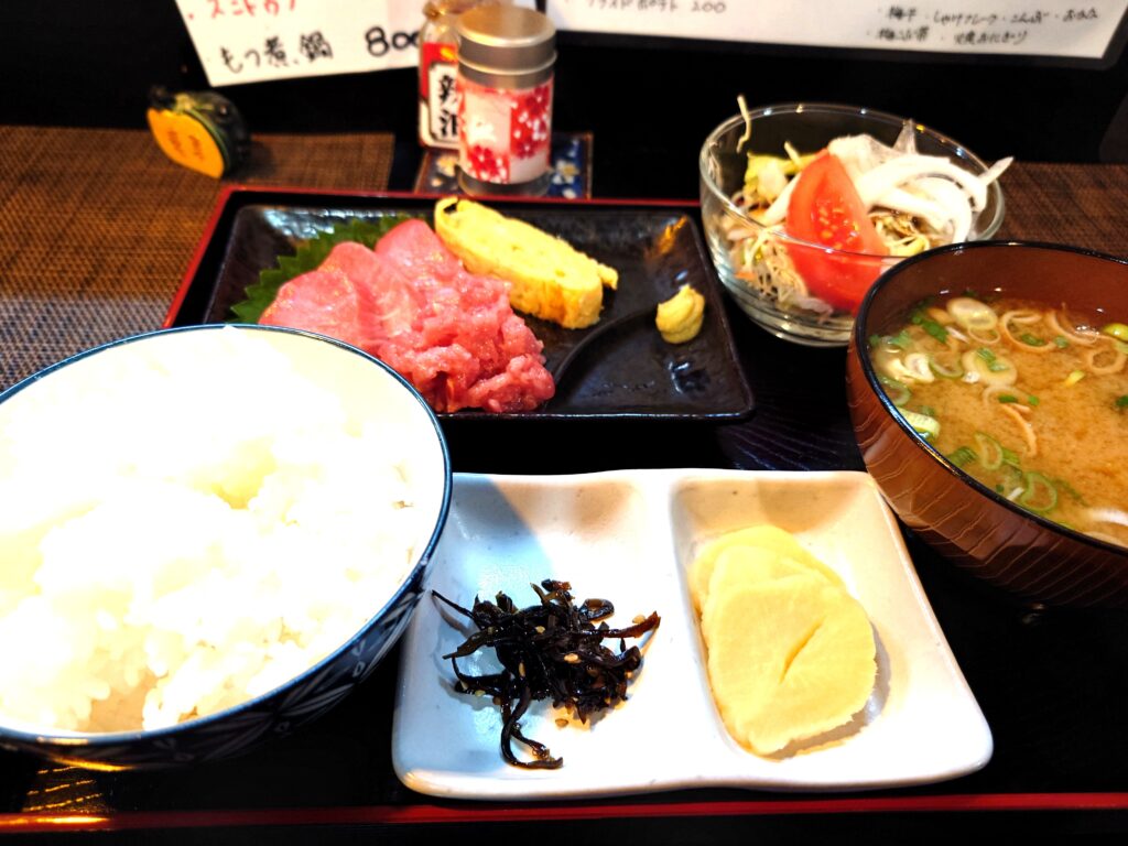 【流山】鰭ヶ崎駅徒歩1分！居酒屋＆駄菓子屋「こばまる」でマグロの定食ランチ