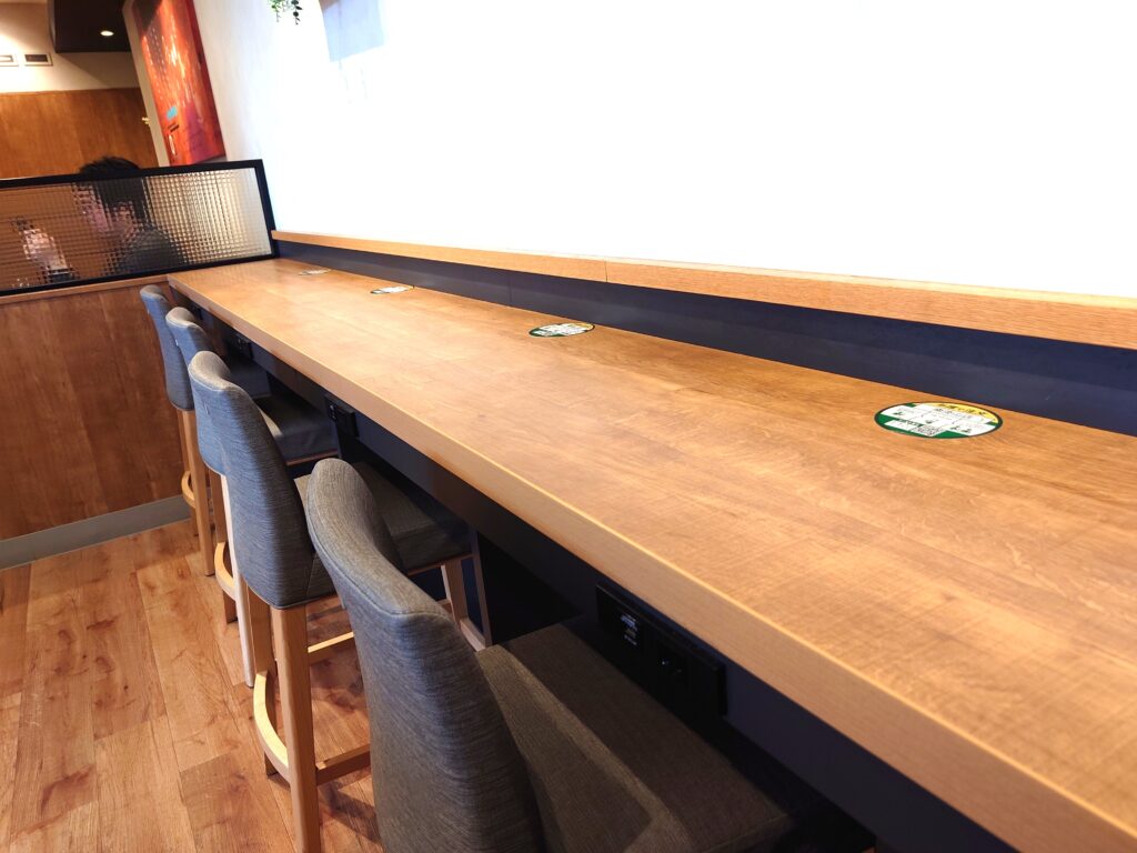 南流山駅 モスバーガー 作業は可能？電源・Wi-Fi・席の広さを解説