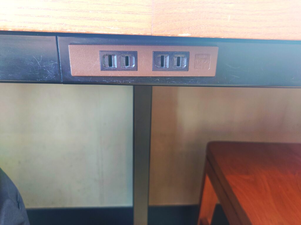 【電源・WiFiあり】南流山スタバは作業できる？混雑時間と実体験レビュー