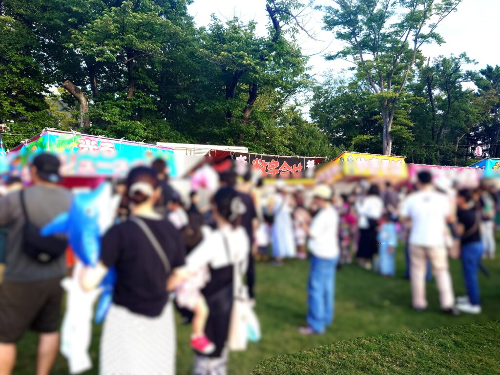 2026年南流山連合納涼祭の会場の様子。多くの来場者で賑わう夏祭り会場