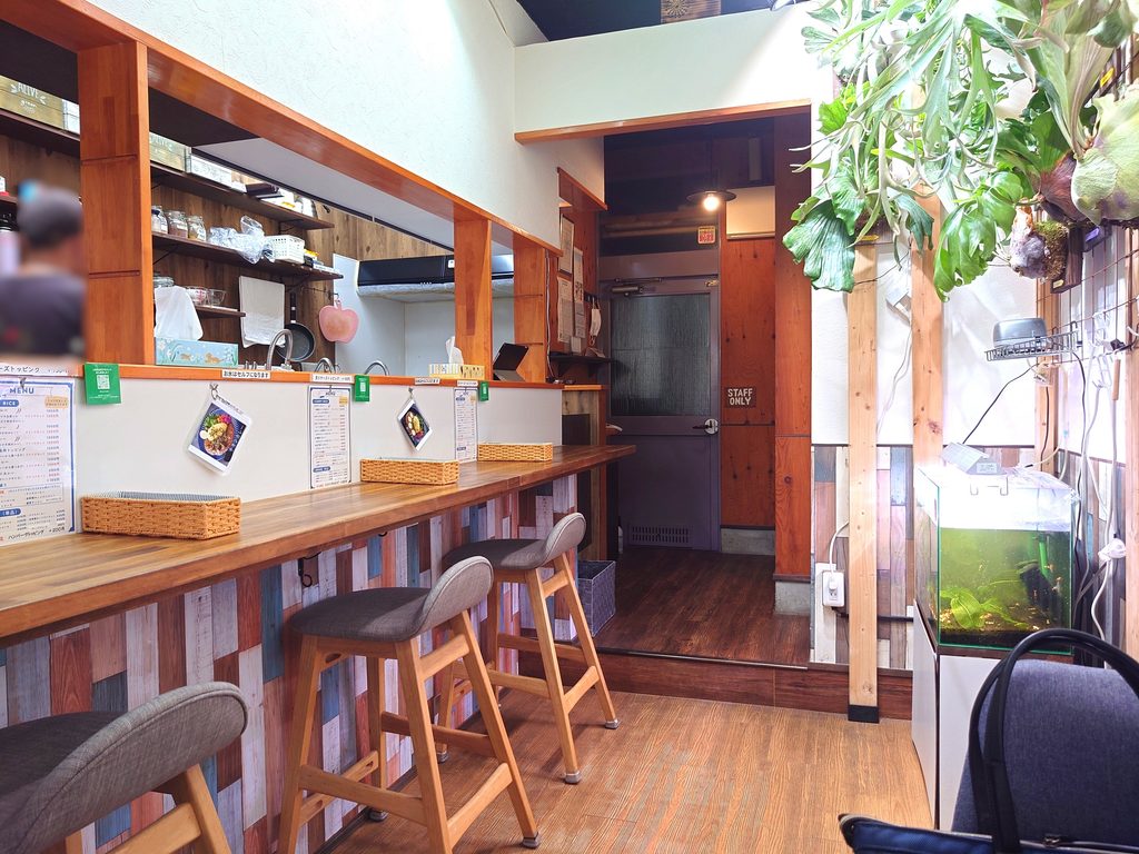 【流山・平和台】DELISH&CURRY326で絶品スパイスカレー！ゴロッと具材のチキンカレーを実食